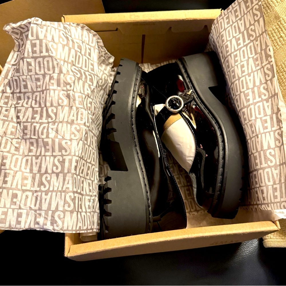Beautiful, Black, Patent Leather, Lainee Mary Jane, lug sole